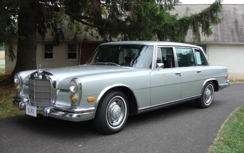 Prodaje se Mercedes Elvisa Presleyja iz 1969. godine u kakvom se vozio i Tito